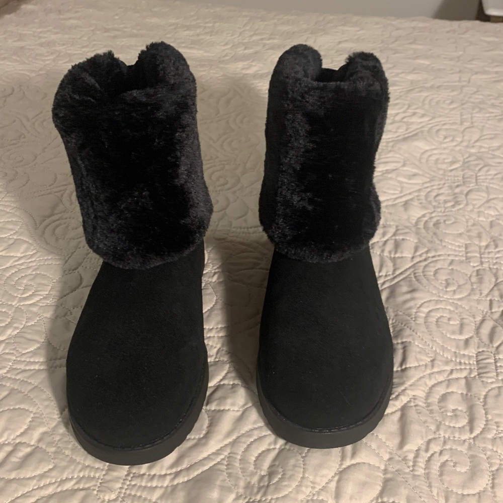 Universal Thread Black Suede Boots NWOT size 8
